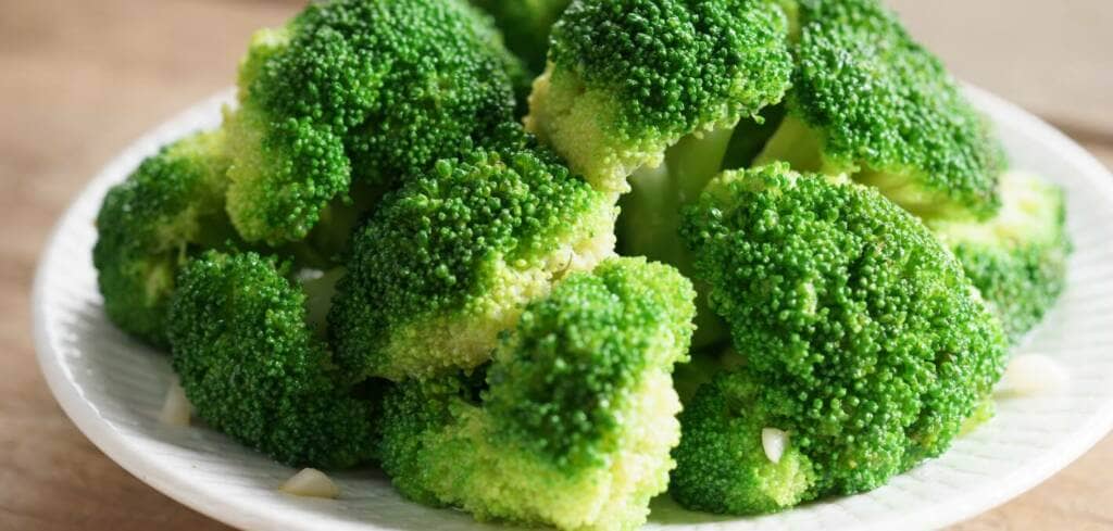 Broccoli supplement benefits for cancer patients and genetic risks